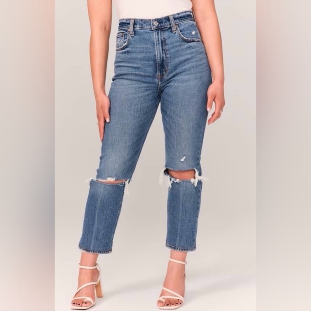 Abercrombie & Fitch The Ankle Straight Ultra High Rise Distressed Jeans